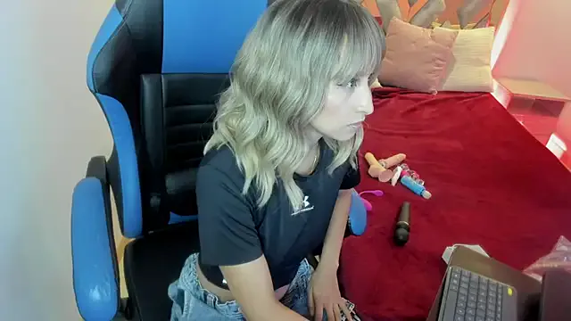 Julietta01 from StripChat is Freechat