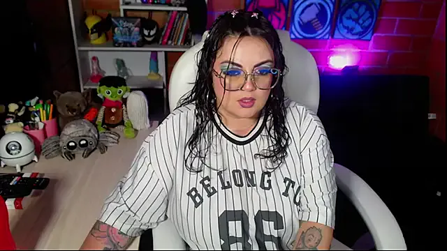 Juliette_rd from StripChat