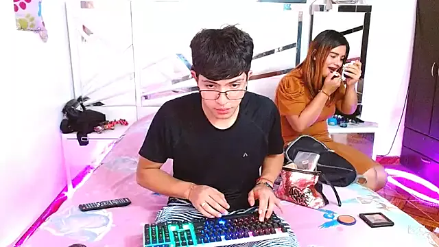 Girls: try live performances with matured performers, from dancing to quirks, in a variety of beautiful sex cams.