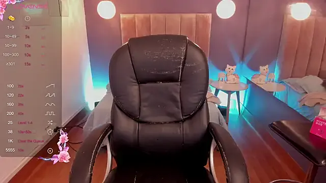 Juliieta_Evans from StripChat is Freechat