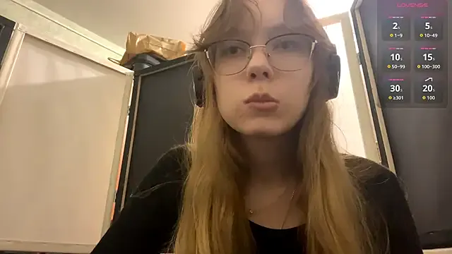 JuneCooper from StripChat is Freechat