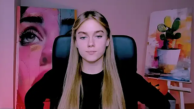 JuneWoods from StripChat is Freechat