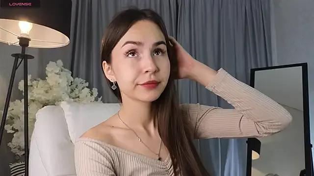 K1eraMoretti from StripChat is Freechat