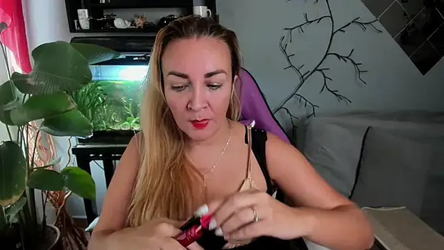 Girls: try live performances with matured performers, from dancing to quirks, in a variety of beautiful sex cams.