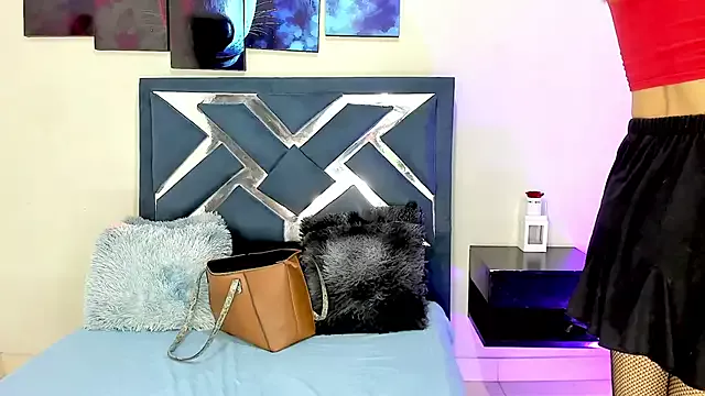 Girls: try live performances with matured performers, from dancing to quirks, in a variety of beautiful sex cams.