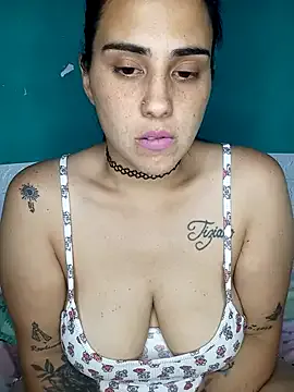 kariciasecreta from StripChat is Freechat