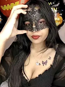 KARISHMA-STRIP from StripChat is Freechat