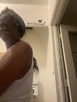 KarismaWorld from StripChat is Freechat