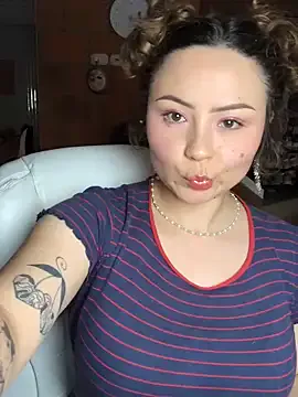 karlahush from StripChat is Freechat