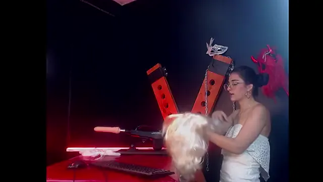 Girls: try live performances with matured performers, from dancing to quirks, in a variety of beautiful sex cams.