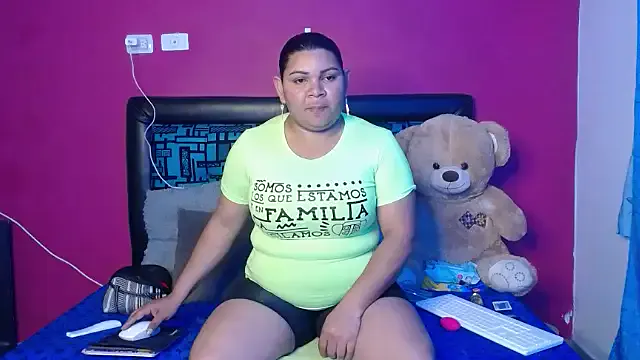 Karolhot916 from StripChat