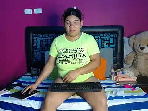 Karolhot916 from StripChat