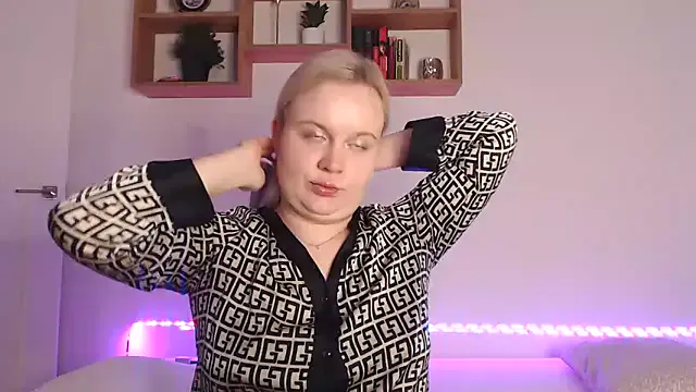 Girls: try live performances with matured performers, from dancing to quirks, in a variety of beautiful sex cams.