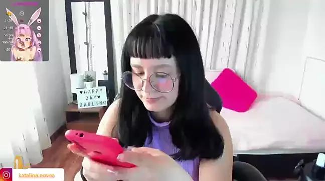 Girls: try live performances with matured performers, from dancing to quirks, in a variety of beautiful sex cams.