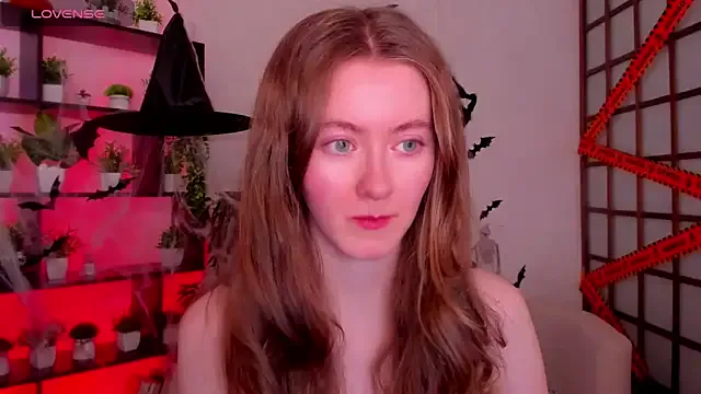 KateCuddle from StripChat is Freechat