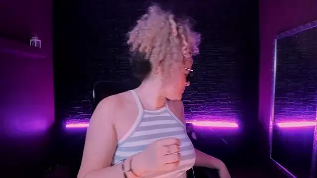 Girls: try live performances with matured performers, from dancing to quirks, in a variety of beautiful sex cams.