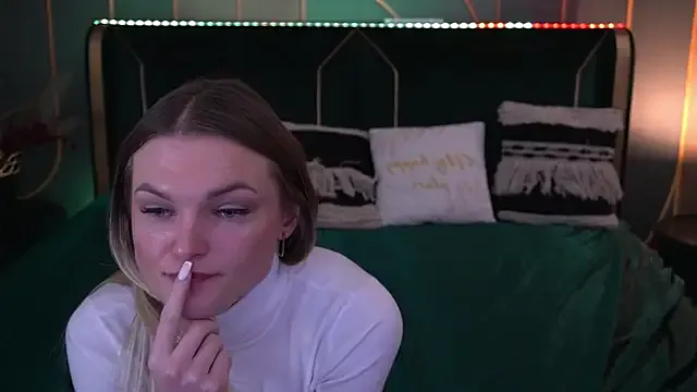 KateSly from StripChat is Freechat