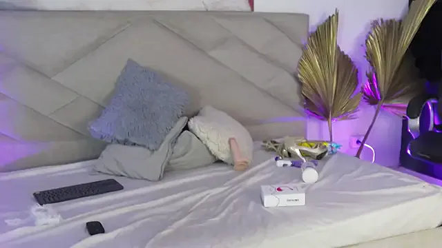 KateValencia from StripChat is Freechat