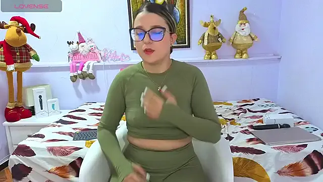 katiaa_lovv from StripChat is Freechat