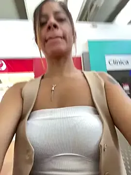 KatThomas from StripChat is Freechat