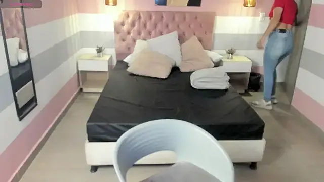 Girls: try live performances with matured performers, from dancing to quirks, in a variety of beautiful sex cams.