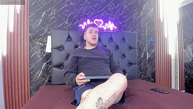 keane_lee from StripChat is Freechat