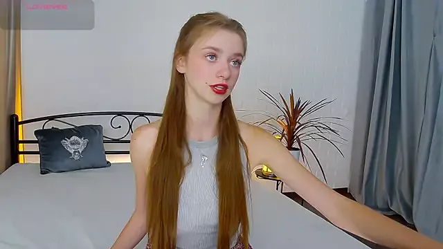 KelsiWest from StripChat