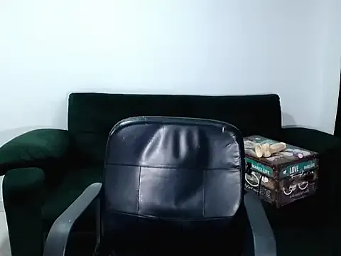 kendrasub from StripChat is Freechat