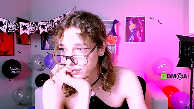 kevi_sunn from StripChat is Freechat