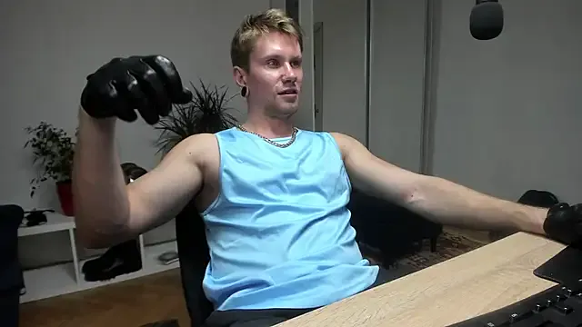 kevin-park from StripChat is Freechat