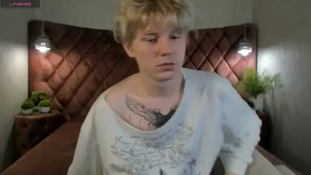 KevinMilky from StripChat is Freechat