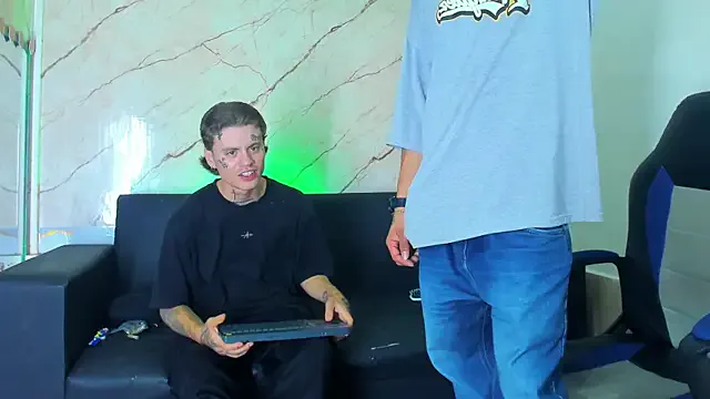 Kevinperlas from StripChat is Freechat