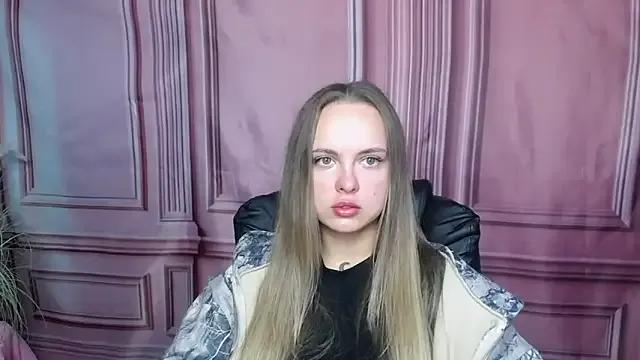 KhaleesiMoon from StripChat is Freechat