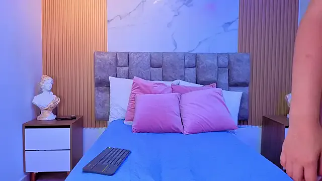 Girls: try live performances with matured performers, from dancing to quirks, in a variety of beautiful sex cams.