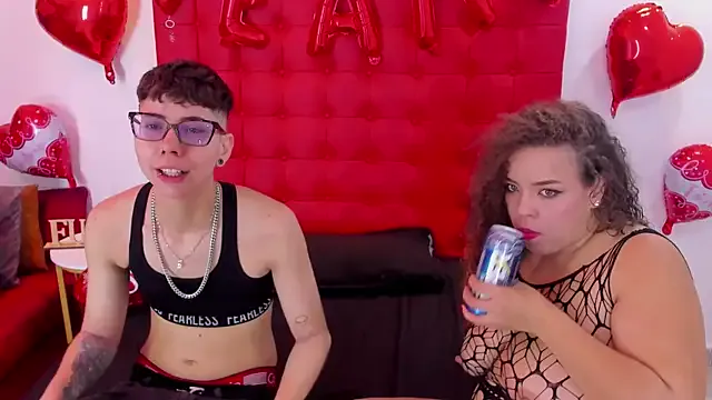 KiaraBelle_and_Max from StripChat is Freechat