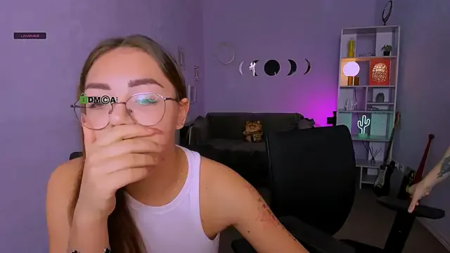 Girls: try live performances with matured performers, from dancing to quirks, in a variety of beautiful sex cams.