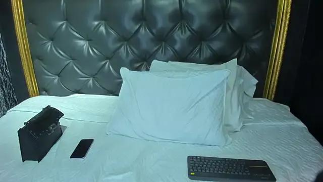 kileyyHot from StripChat is Freechat