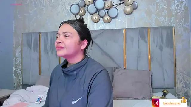 KimDevinne from StripChat is Freechat