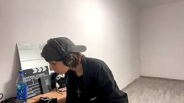 KindraScullion from StripChat is Freechat