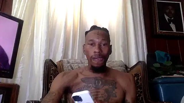 KingDerRico from StripChat is Freechat