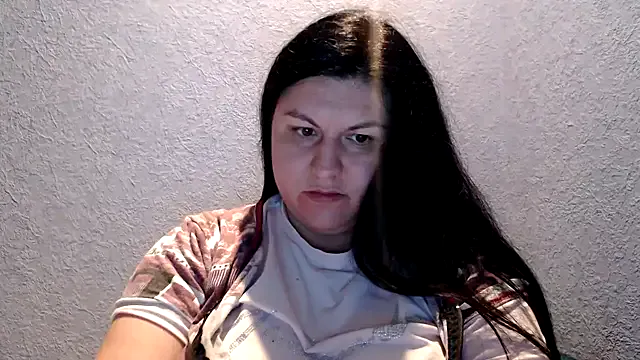 KiraSwee from StripChat is Freechat