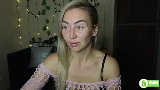 Kiss_julli88I from StripChat is Freechat