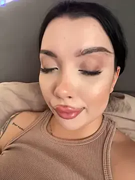 kiss_Lissa from StripChat is Freechat