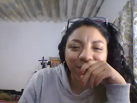 Kitty-Daring from StripChat is Freechat