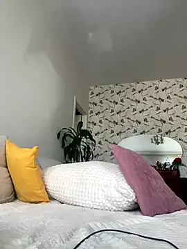 Kitty_Kisss from StripChat is Freechat