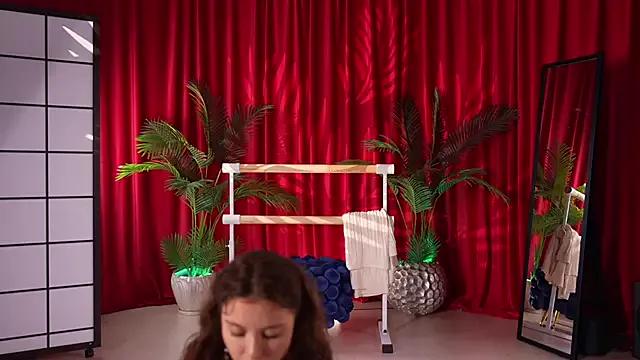 Girls: try live performances with matured performers, from dancing to quirks, in a variety of beautiful sex cams.
