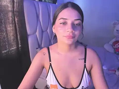 KittyKlum from StripChat is Freechat