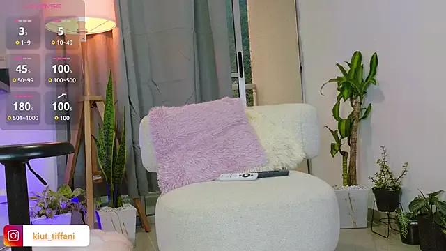 Kiut_tiffanii from StripChat is Freechat