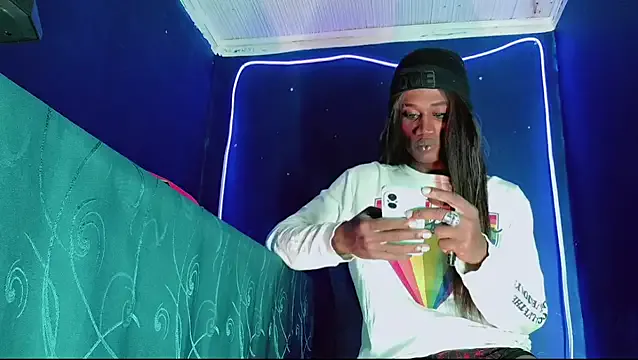 Kloe_cardashan from StripChat is Freechat