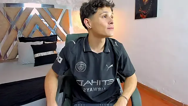 kraven_lust from StripChat is Freechat